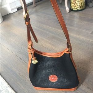 Dooney & Bourke Shoulder Bag.